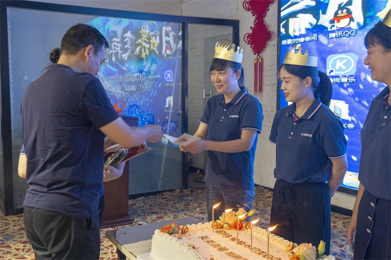 “六月蝶變 再創佳績”國林地板6月拓展PK會圓滿成功